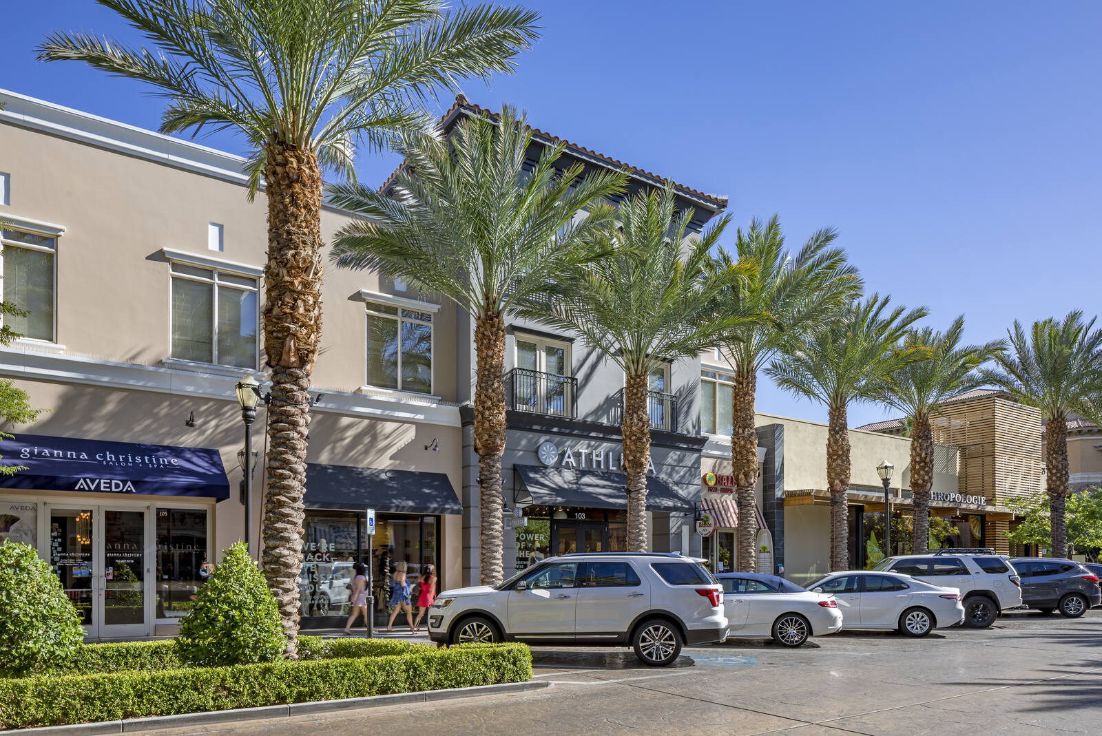 Lululemon opens at Henderson's The District at Green Valley Ranch